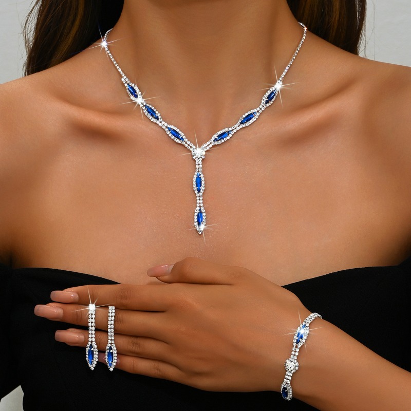 Pendientes, collar, pulseras,  - Women'S Day Fashion Show reseña y precio